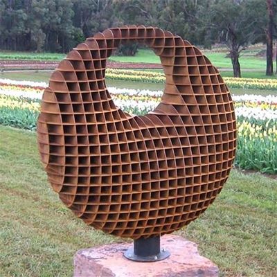 Küre Şekli Corten Çelik Bahçe Heykel Sanat Eseri Üç Boyutlu